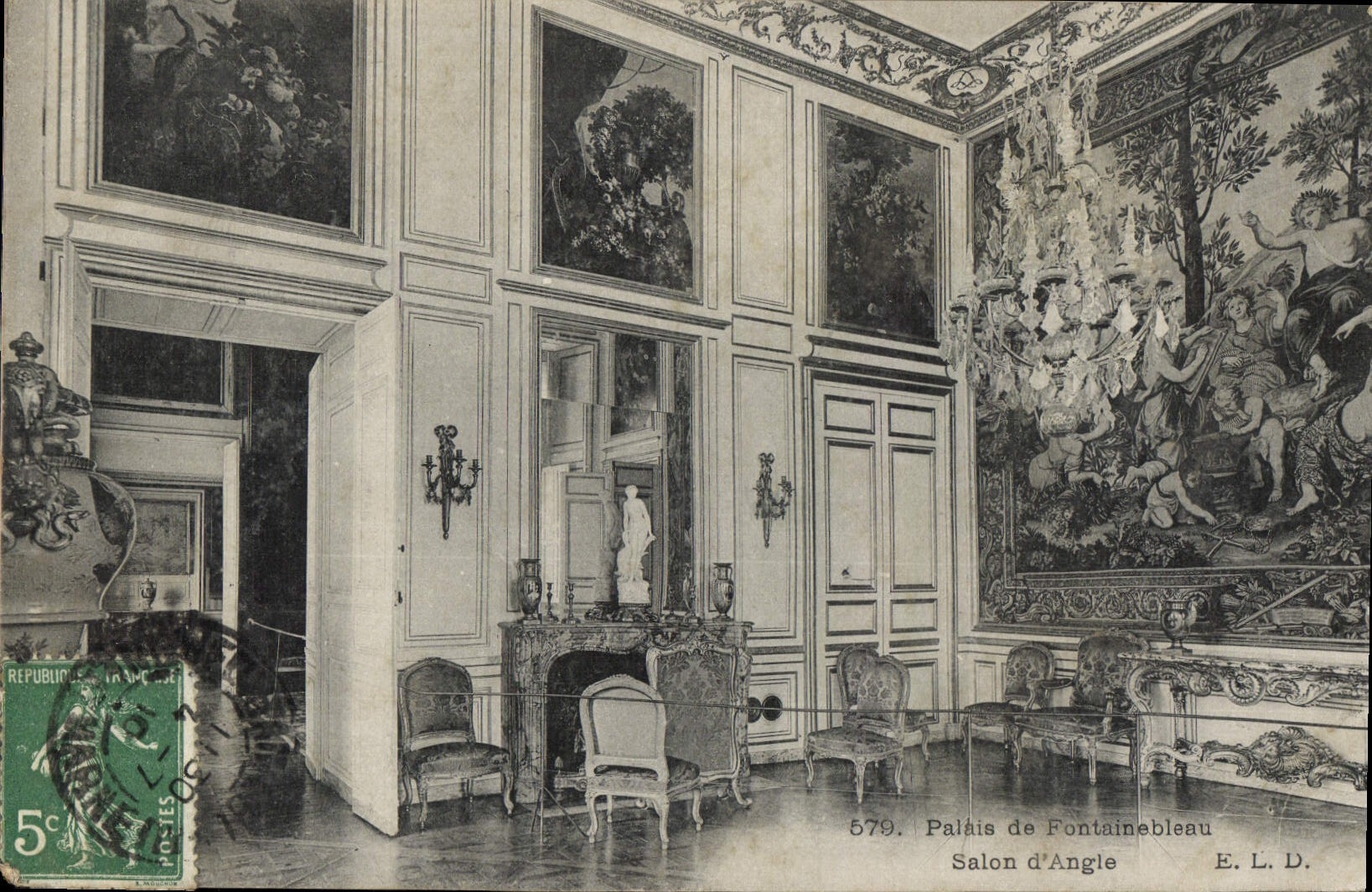 VINTAGE POSTCARD Palate of Fontainebleau Living room of Angle