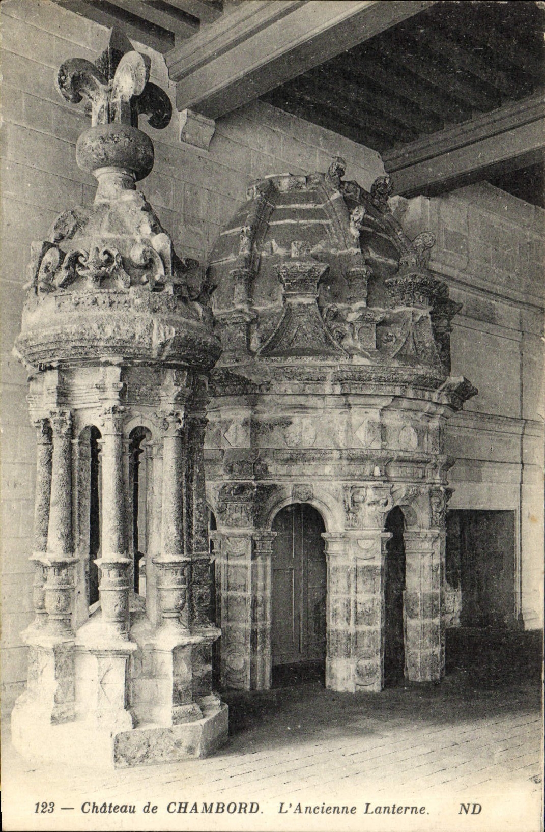 CPA Chambord Le Chateau L'Ancienne Lanterne