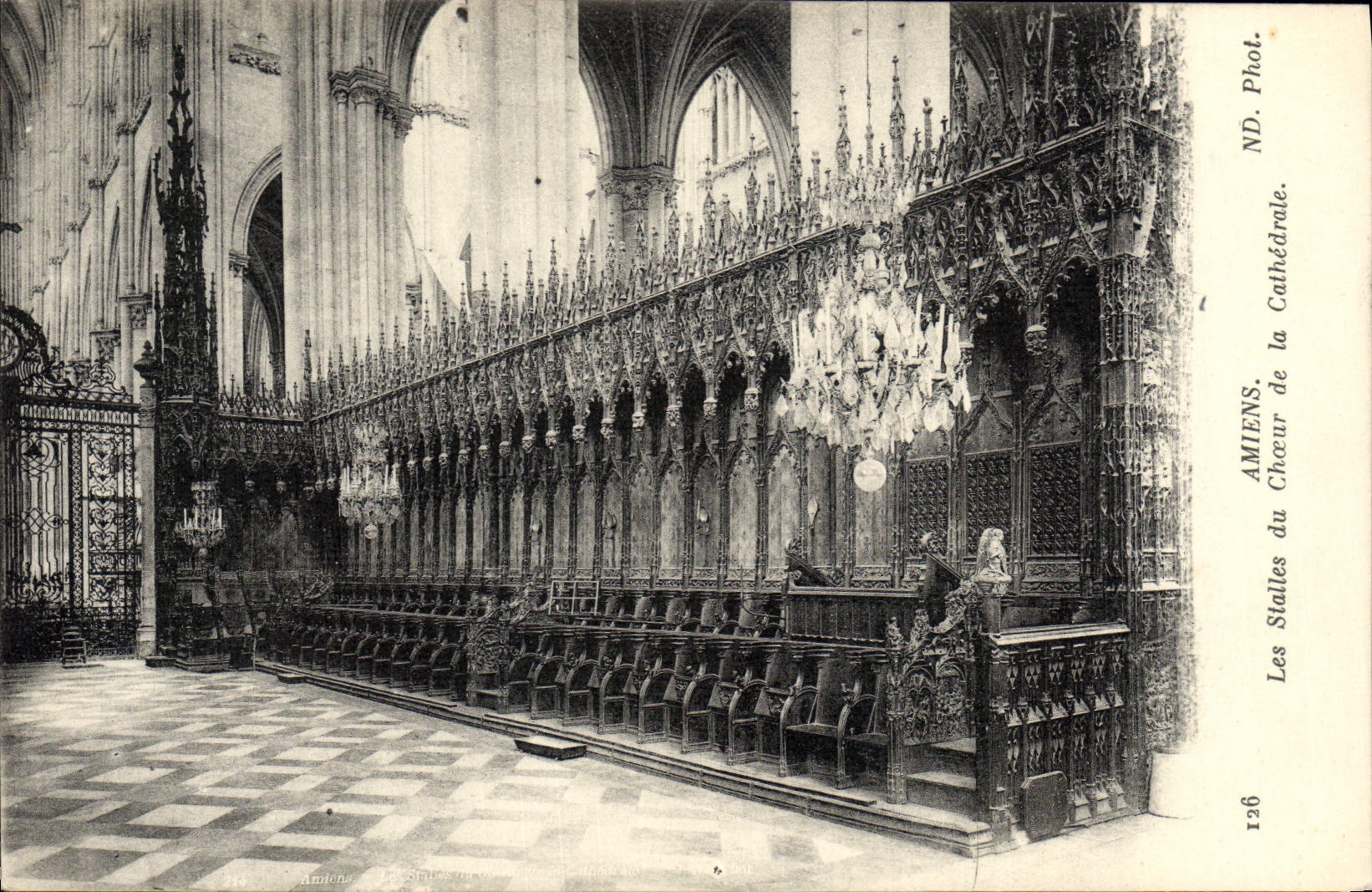 CPA Amiens Les Stalles du Choeur de la Cathedrale