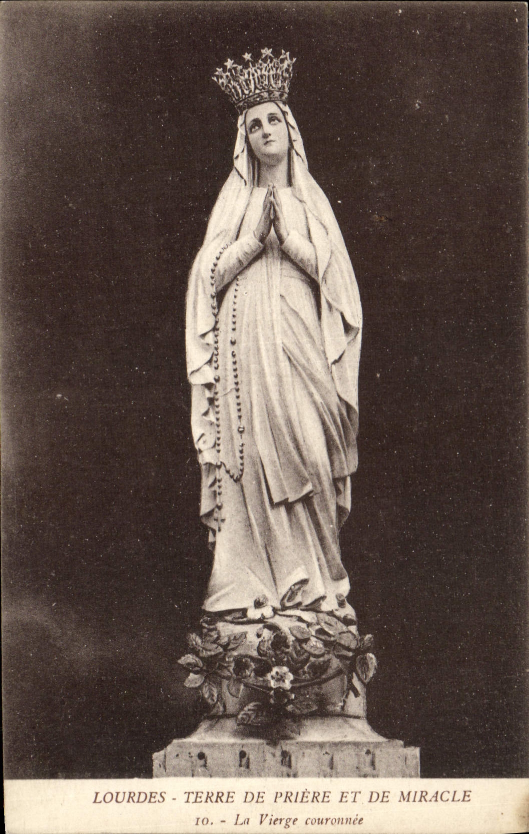 CPA Lourdes Terre De Priere Et De Miracle La vierge couronnee