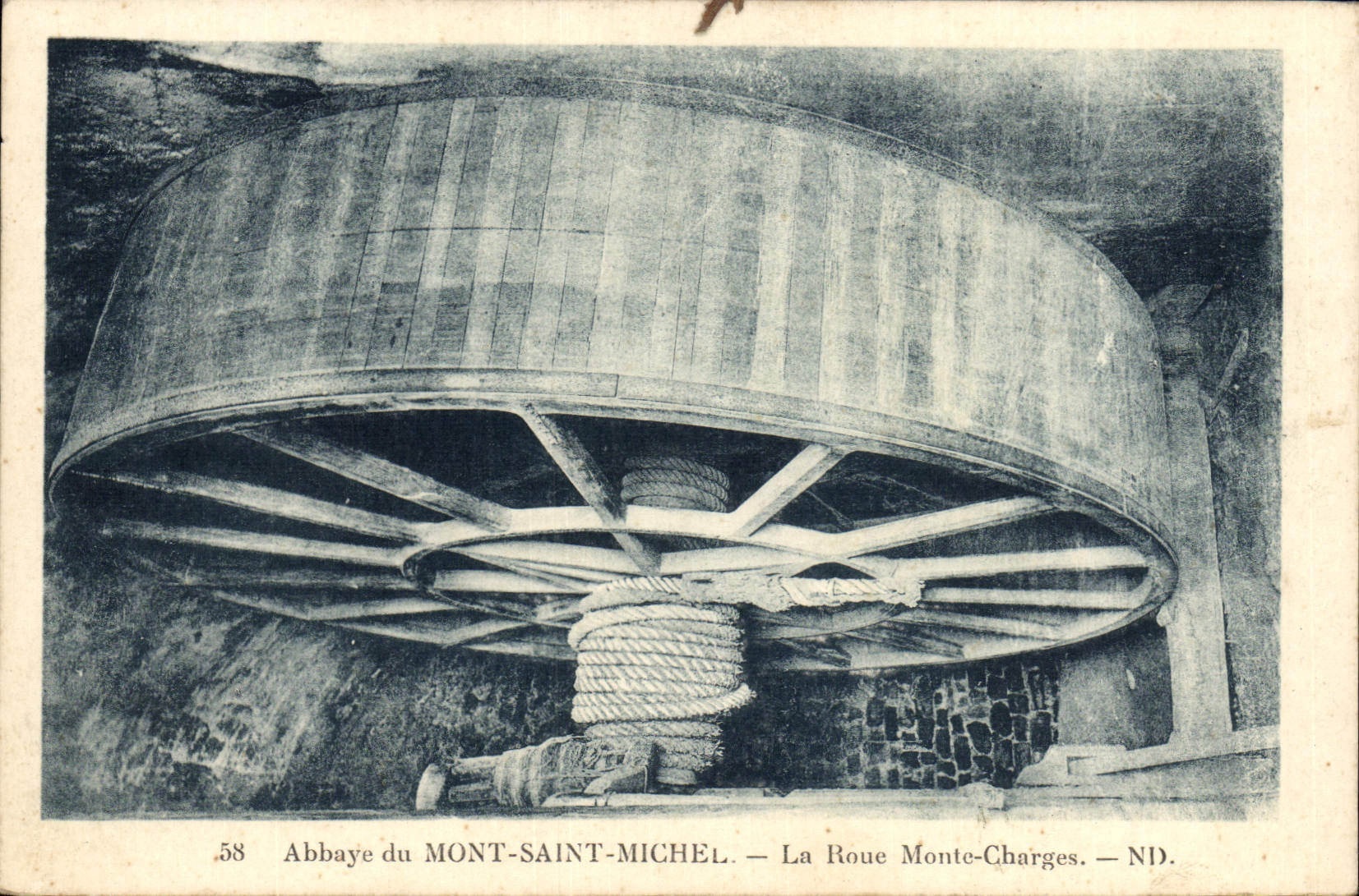 CPA Abbaye Du Mont Saint Michel La Roue Monte Charges