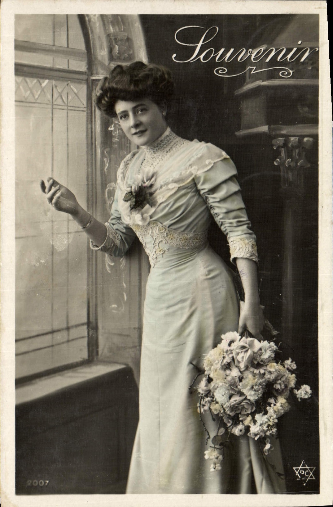 CPA Fantaisie Femme Souvenir