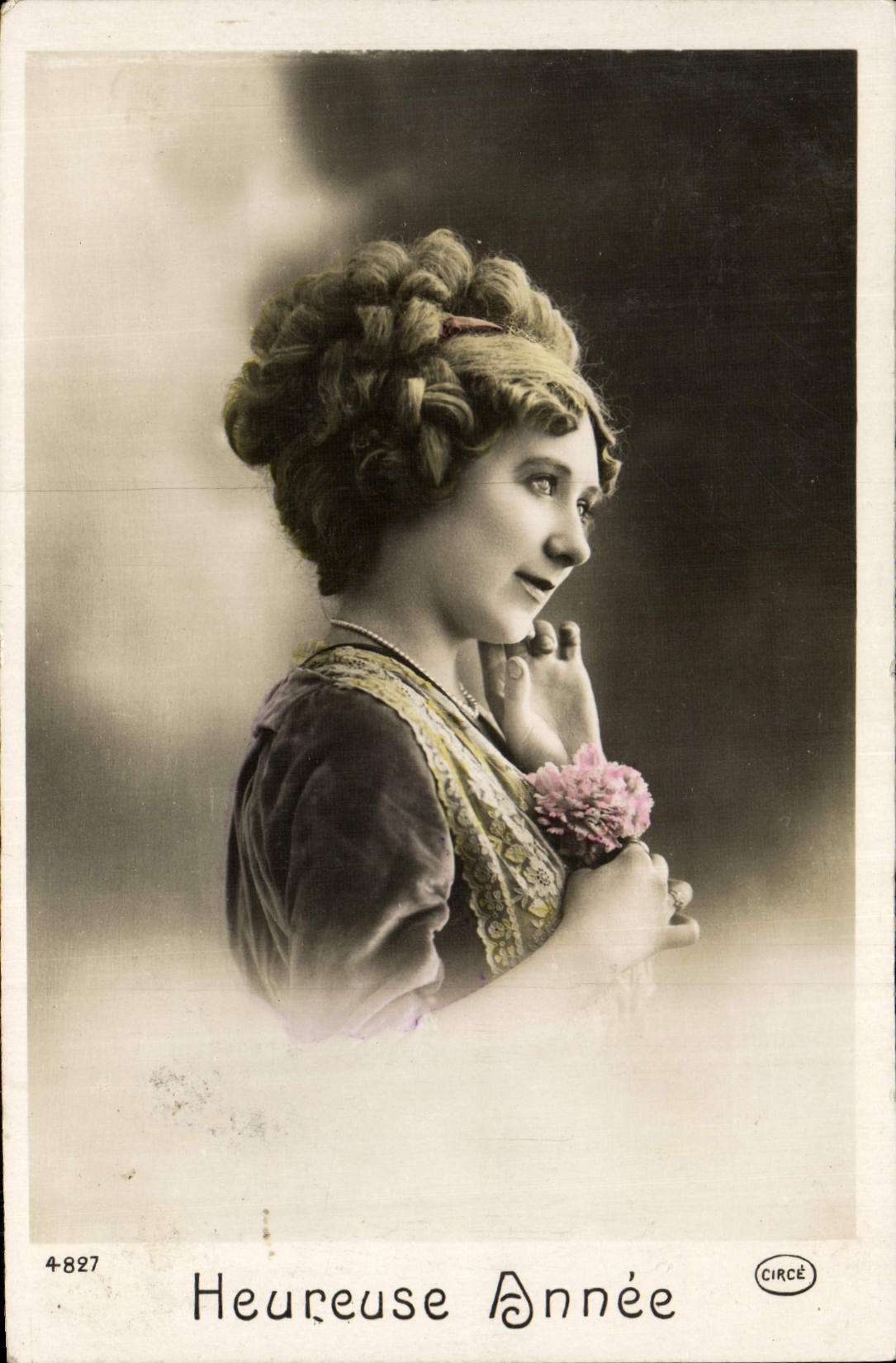 CPA Fantaisie Femme Heureuse Annee