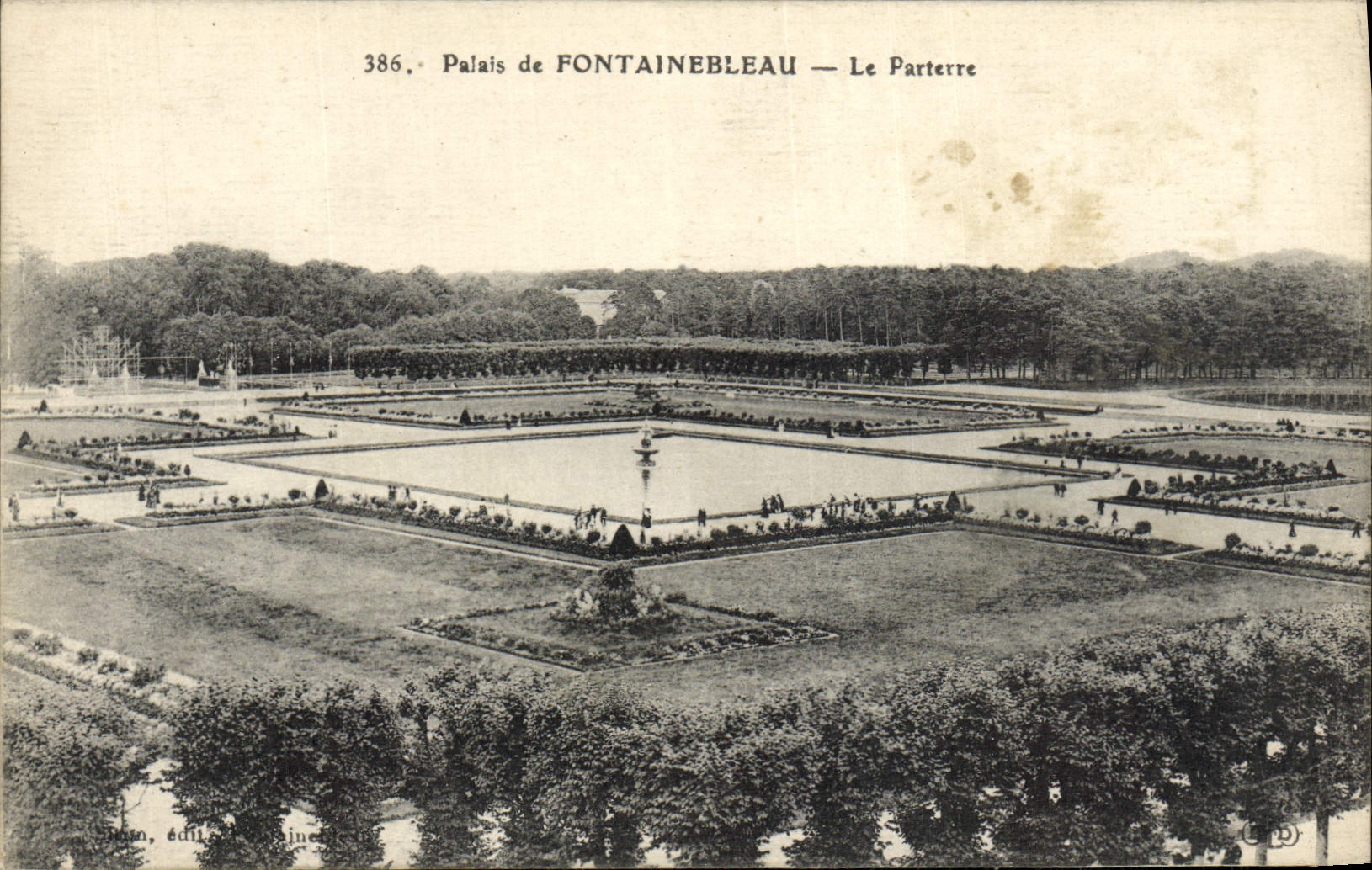 CPA Palais de Fontainebleau Le Parterre