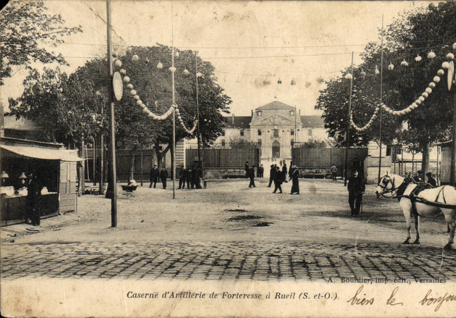 CPA Caserne d'Artillerie de Forteresse a Rueil Militaria