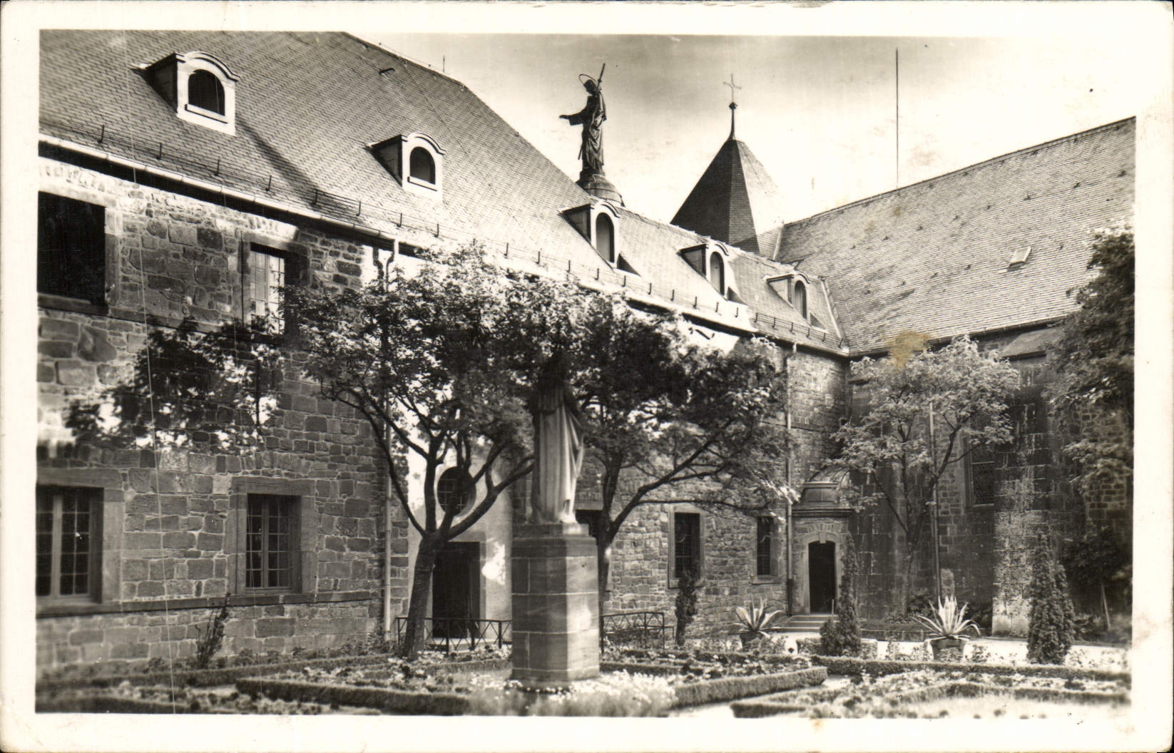 CPA Mont Ste Odile La Petite Cour du Couvent