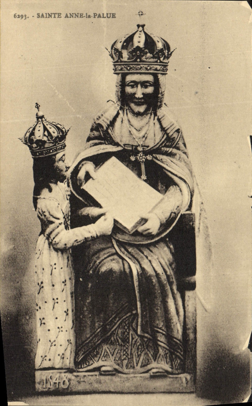 VINTAGE POSTCARD Sainte Anne Virgin Palue