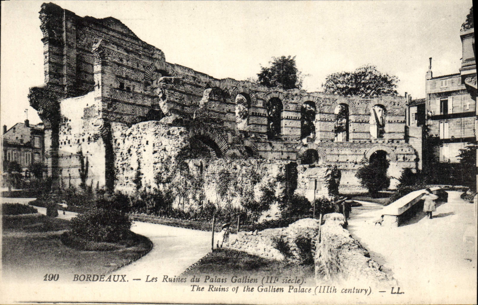 CPA Bordeaux Les Ruines du Palais Gallien