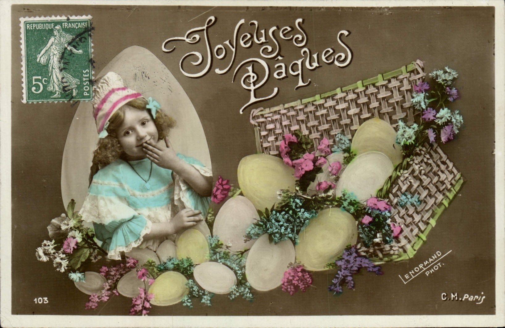 CPA Joyeuses Paques Enfant Oeufs