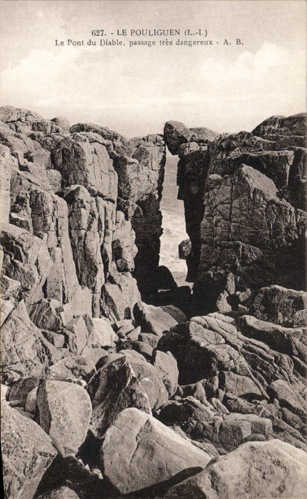 VINTAGE POSTCARD Pouliguen the Bridge of the Devil very Dangerous Passage