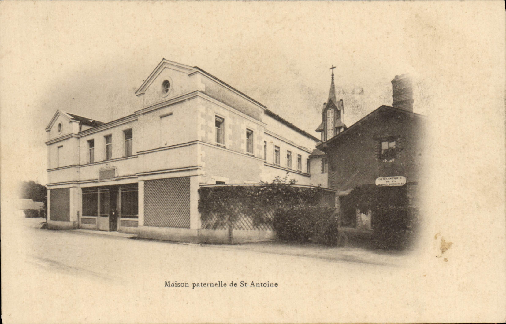 VINTAGE POSTCARD Paternal House of St Antoine