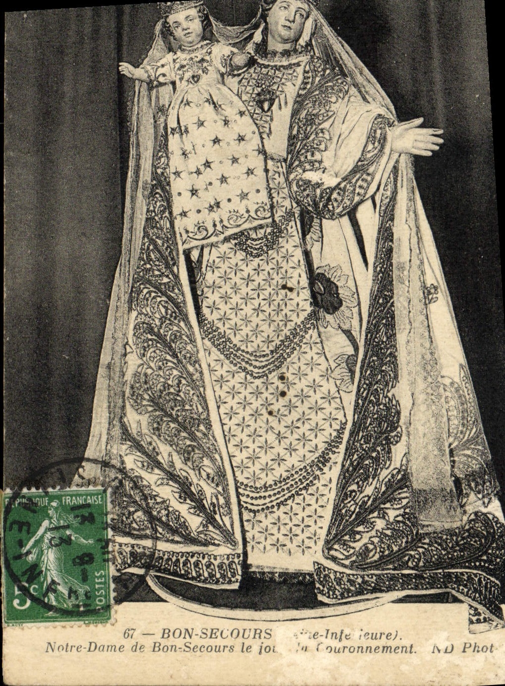 VINTAGE POSTCARD Good Help Notre Dame de Bon Help