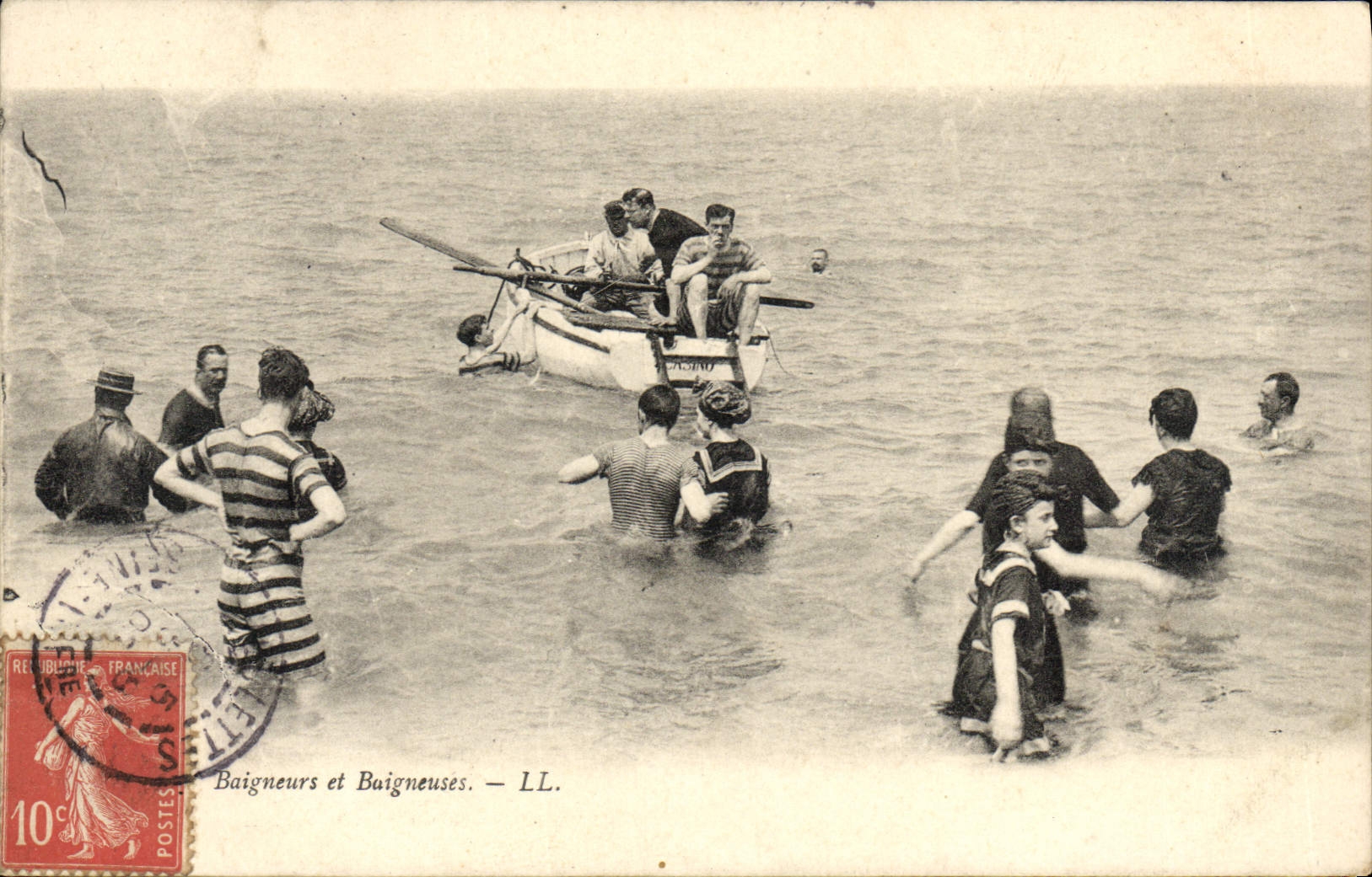 CPA Fantaisie Baigneurs et baigneuses Folklore Maillot de bain 