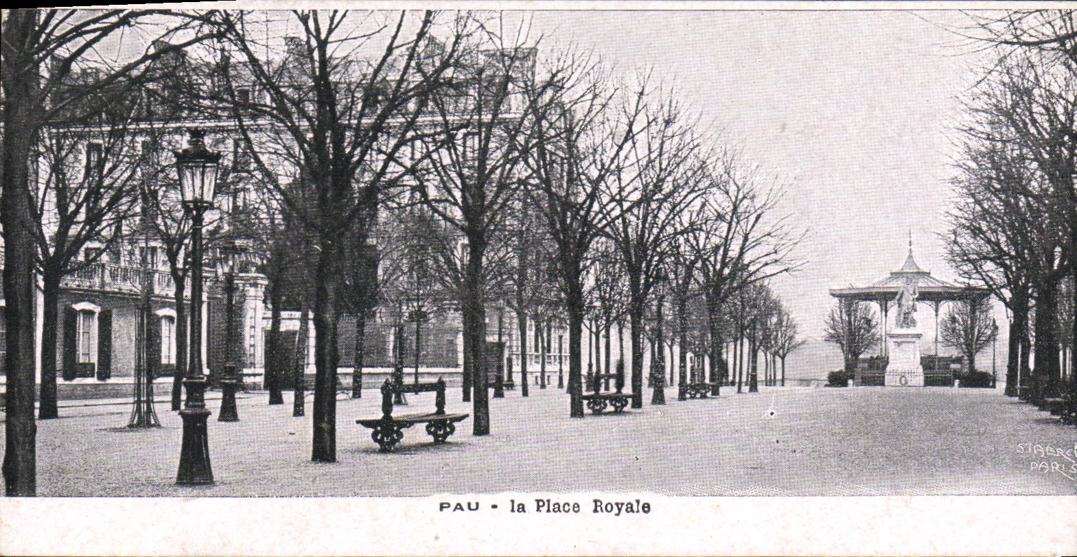 CPA pau la place royale