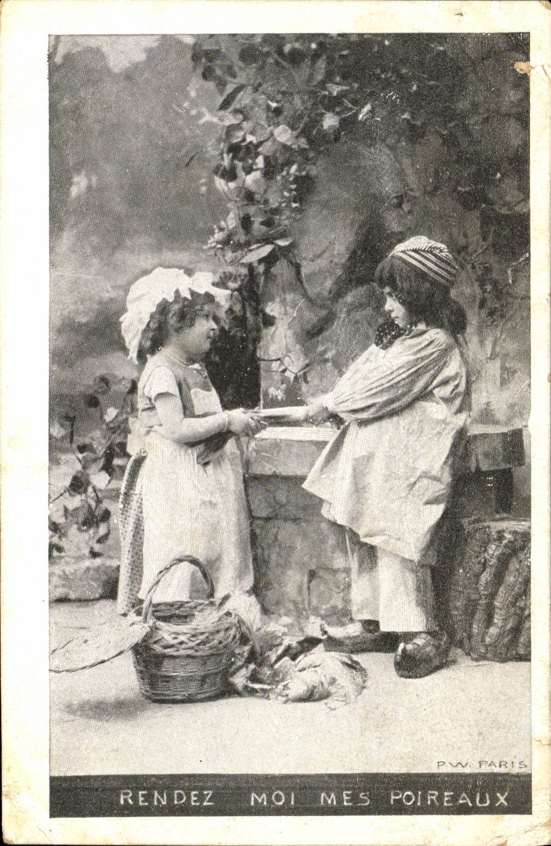 Los niños de Fantaisie de la POSTAL de la VENDIMIA me vuelven mis puerros