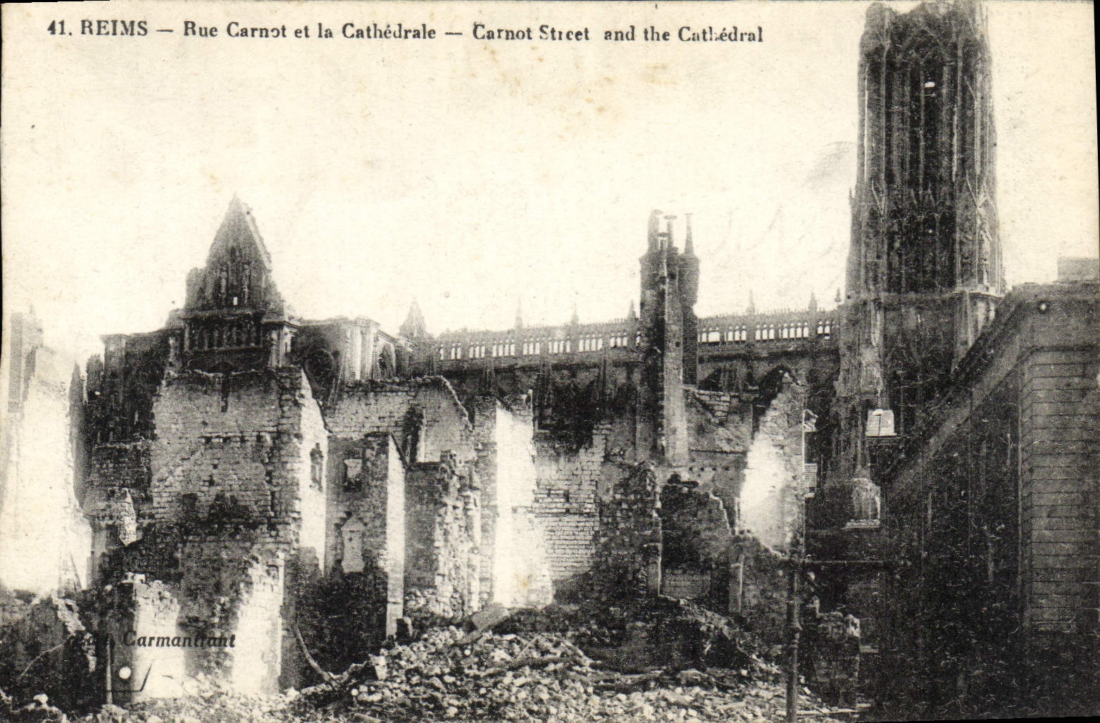 Calle Carnot de Reims de la POSTAL de la VENDIMIA y la catedral de Militaria