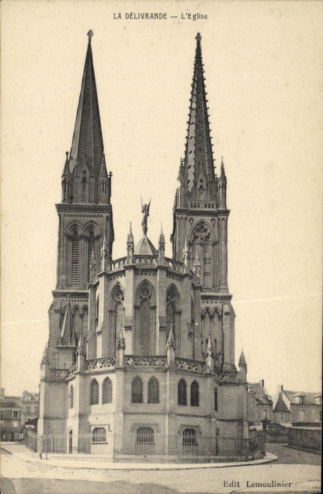 VINTAGE POSTCARD Delivrande the Church
