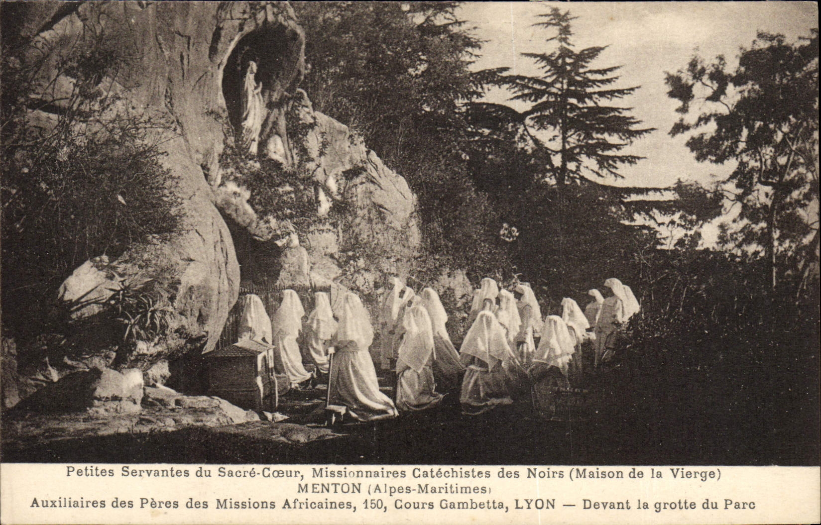 CPA Petites Servantes Du Sacre Coeur Missionnaires Catechistes Des Noirs Menton Maison de la Vierge 