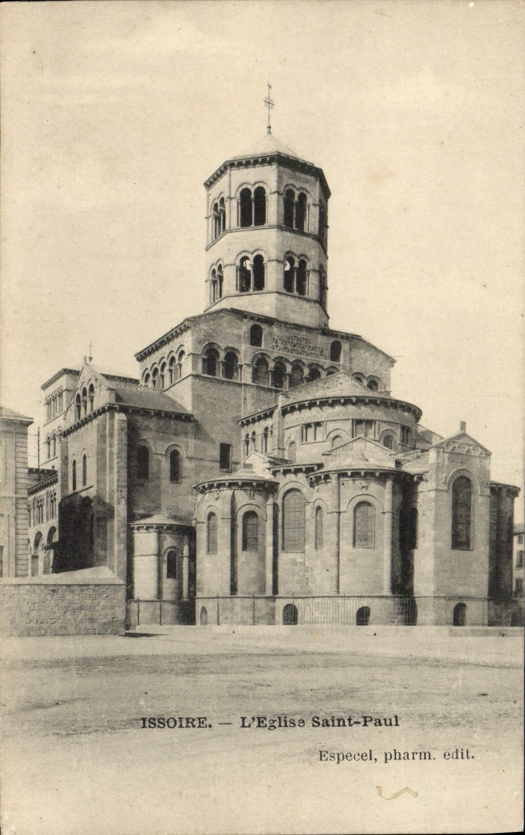 VINTAGE POSTCARD Issoire the Saint Paul Church