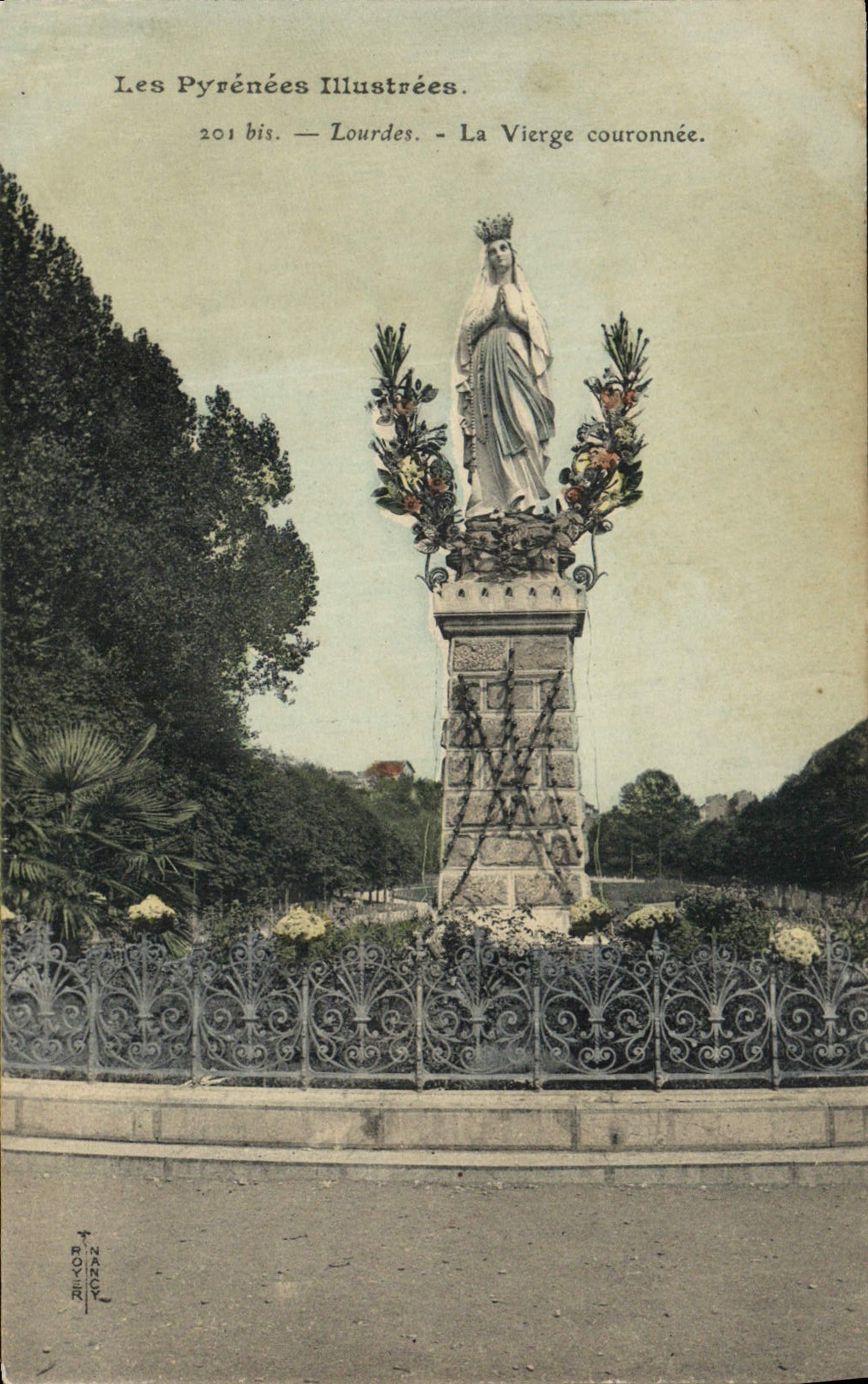 VINTAGE POSTCARD the Heavy Pyrenees the Couronnee Virgin