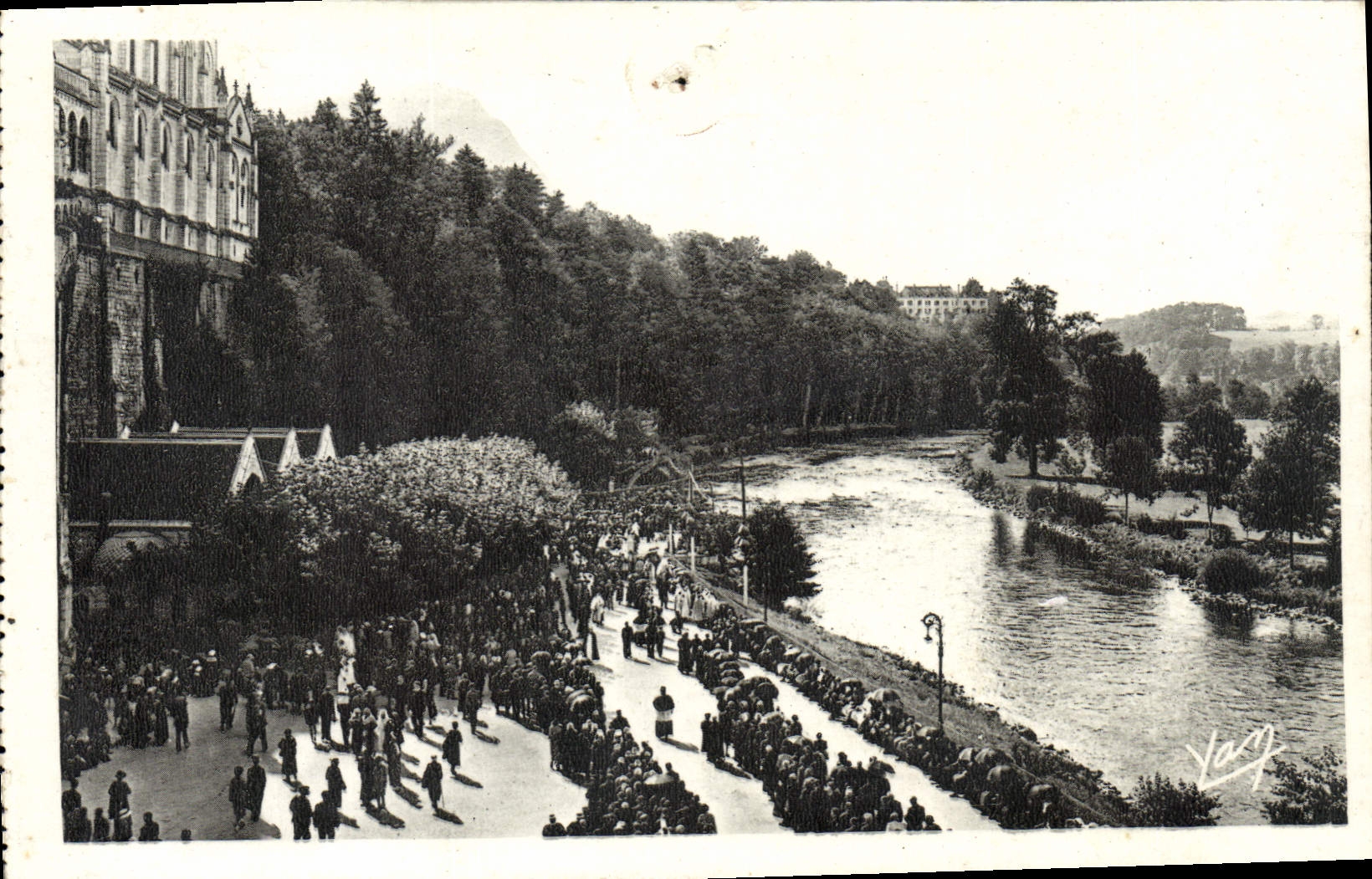 VINTAGE POSTCARD Heavy the Swimming pool And Gave