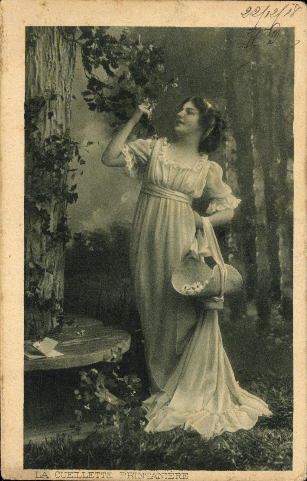 VINTAGE POSTCARD Fantasy Woman the gathering printaniere