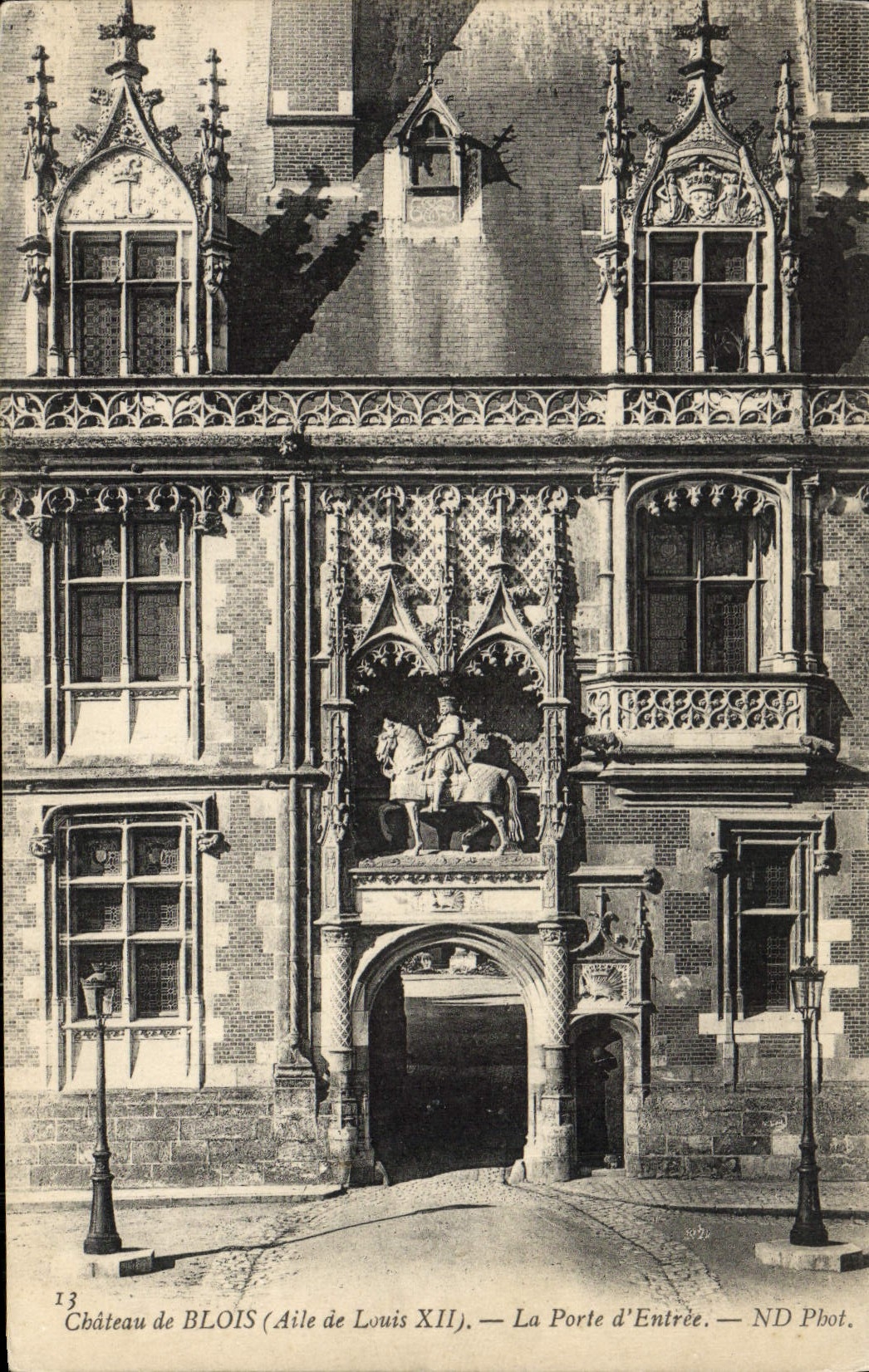 CPA Chateau de Blois La Porte D'Entree