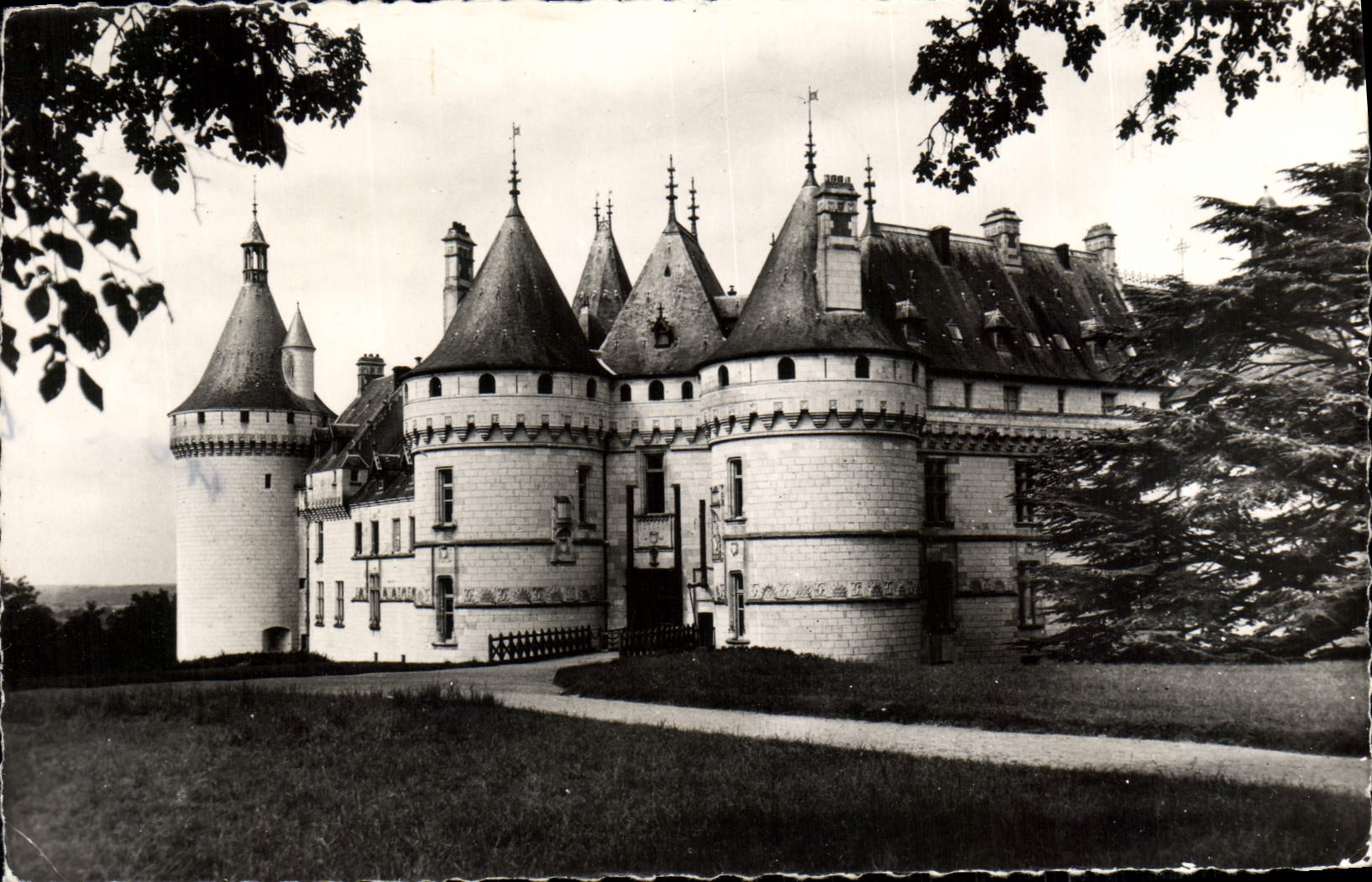 CPM Le Chateau De Chaumont