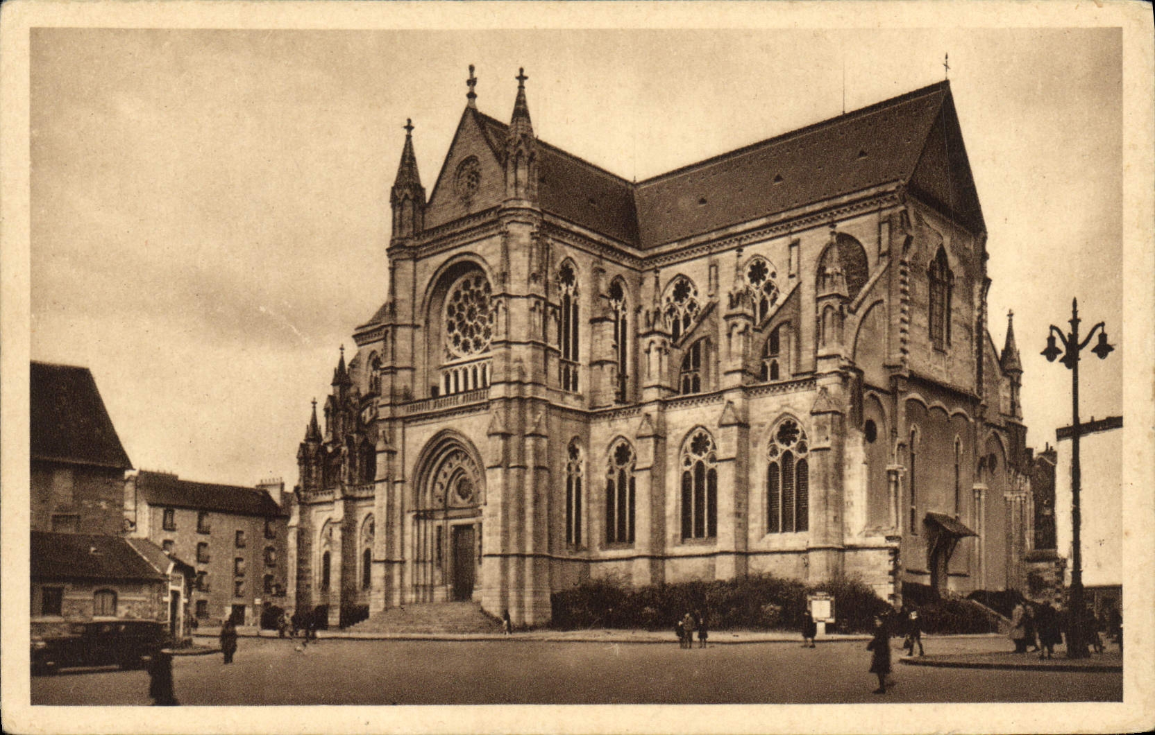 VINTAGE POSTCARD Rennes Church Aubin Saint