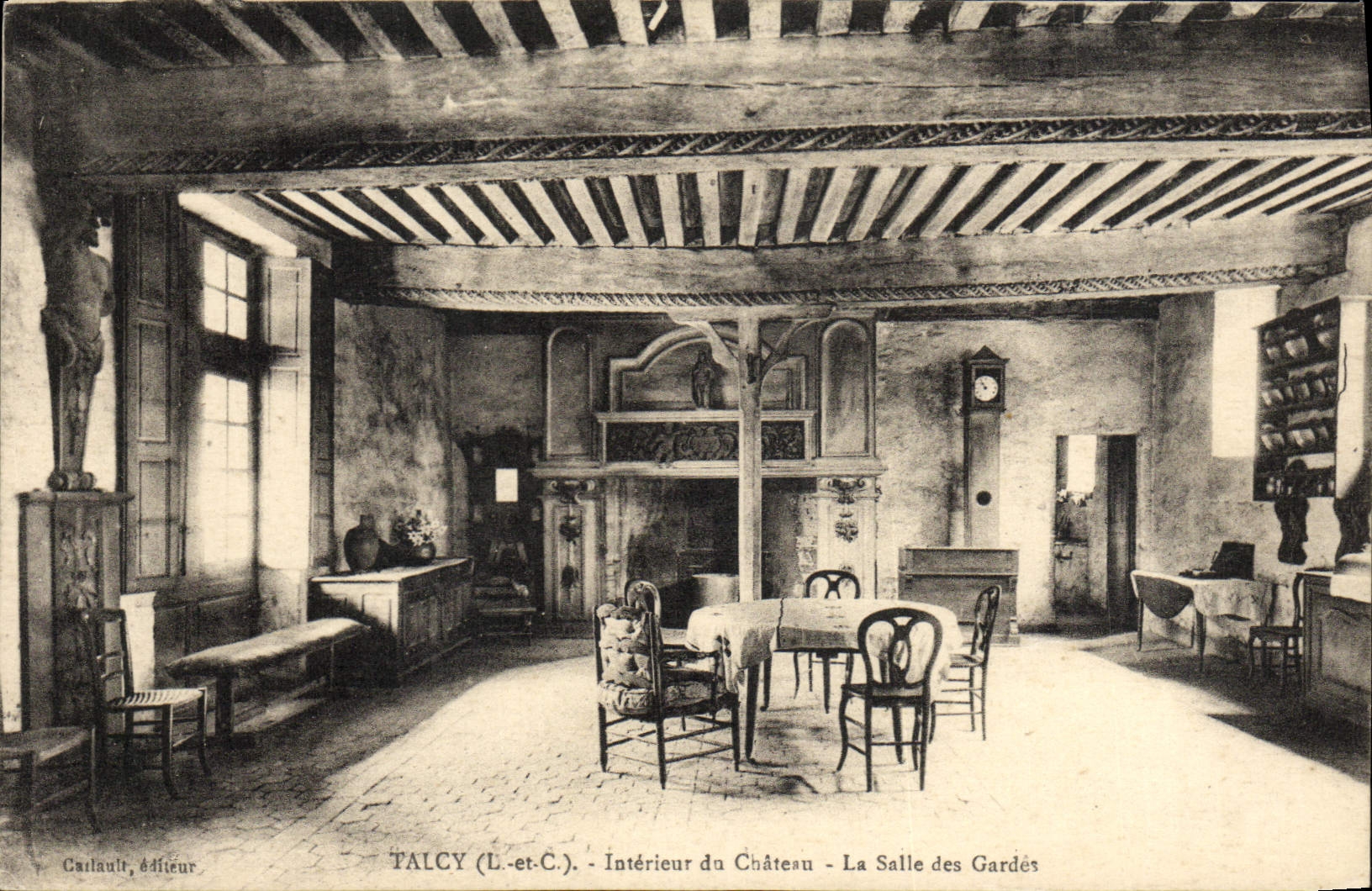 CPA Talcy Interieur du Chateau La Salle des Gardes