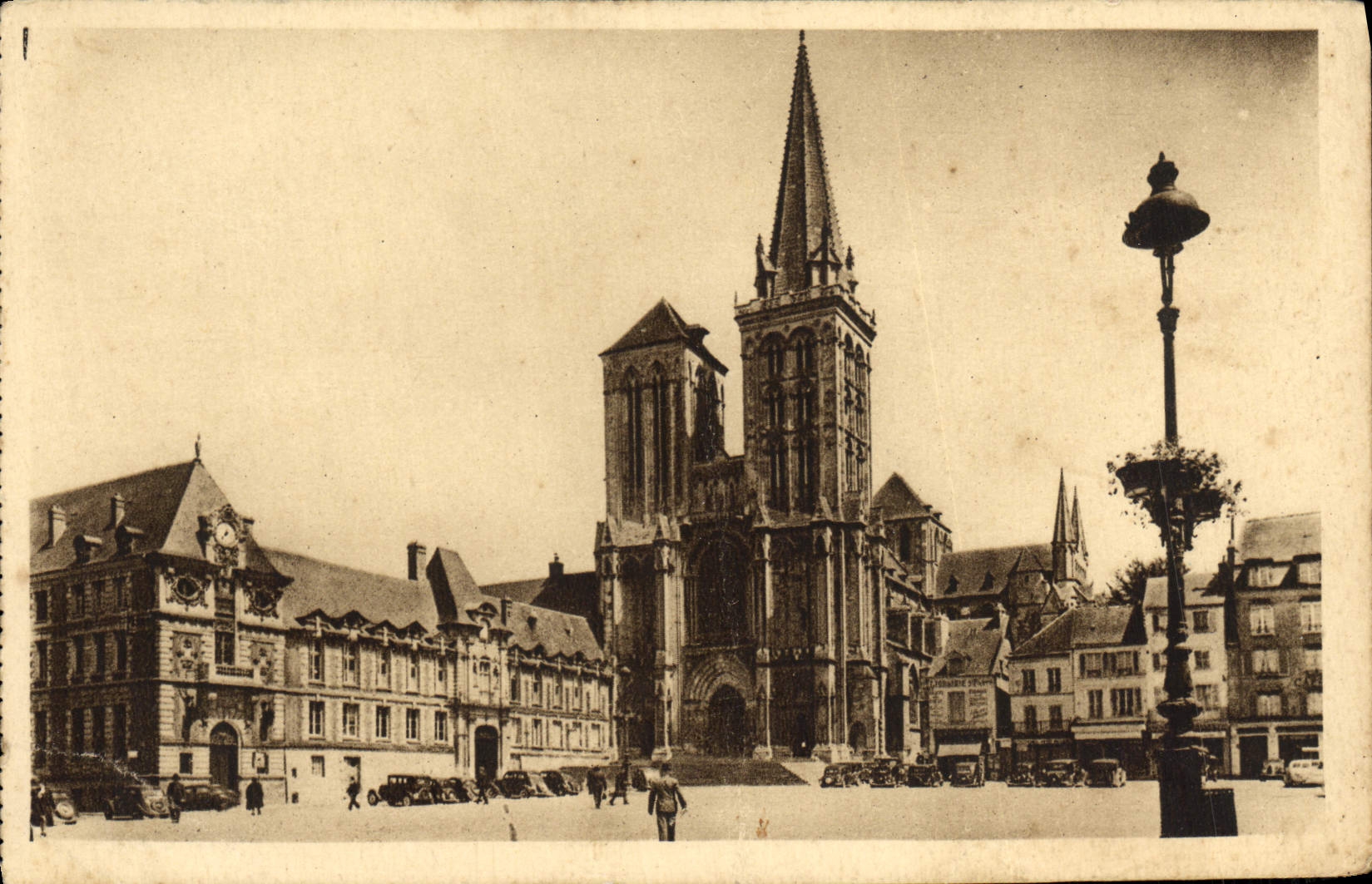 POSTAL Lisieux de la VENDIMIA el lugar de Thiers y la catedral