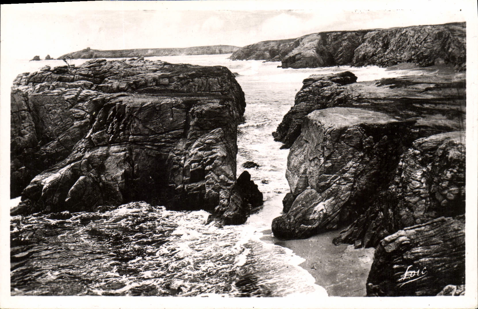 CPM Quiberon Port Bara et la Cote Jusqu a la Pointe de l'Obervatoire