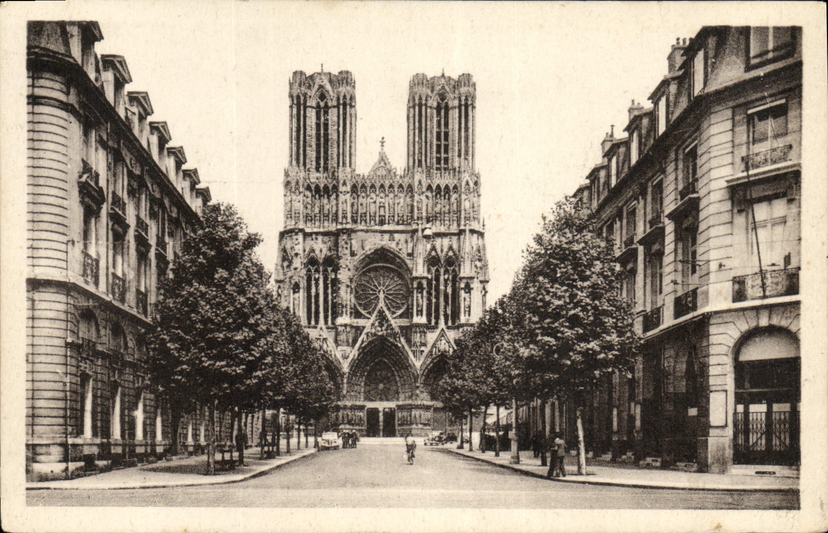 CPA Reims La Cathedrale