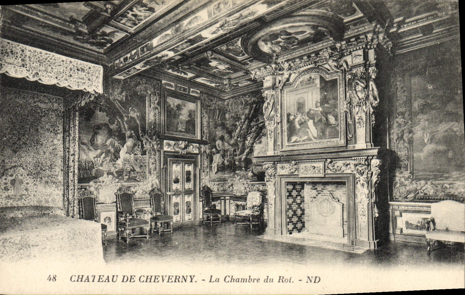 VINTAGE POSTCARD Castle De Cheverny the room of the king