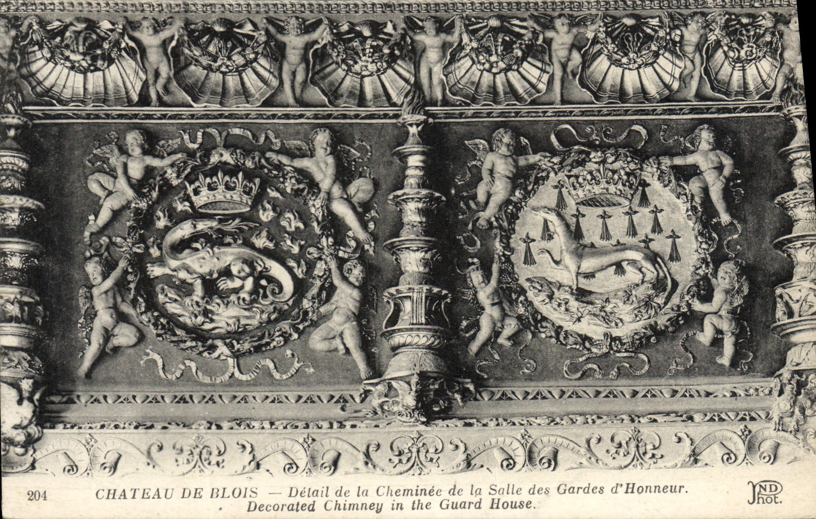CPA Chateau De Blois Detail de la Cheminee de la Salle des Gardes d'honneur