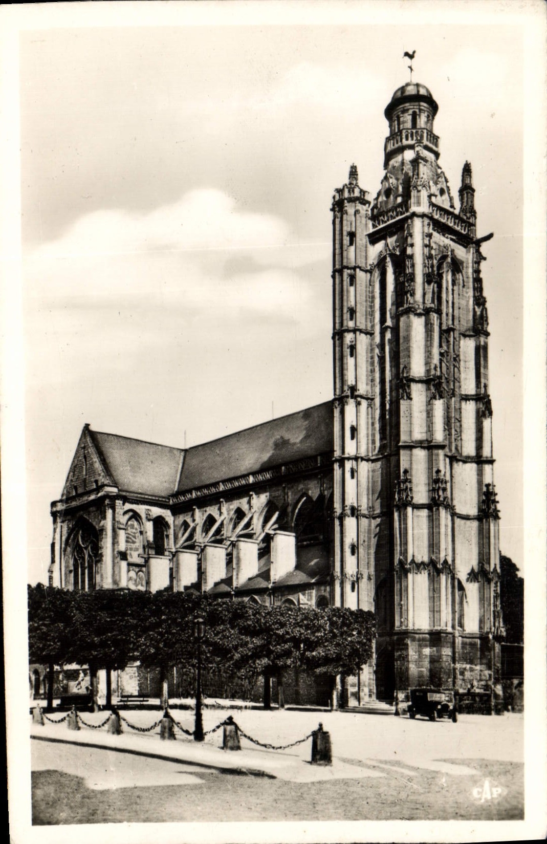 St Lacques de la iglesia de Compiegne de la POSTAL de la VENDIMIA
