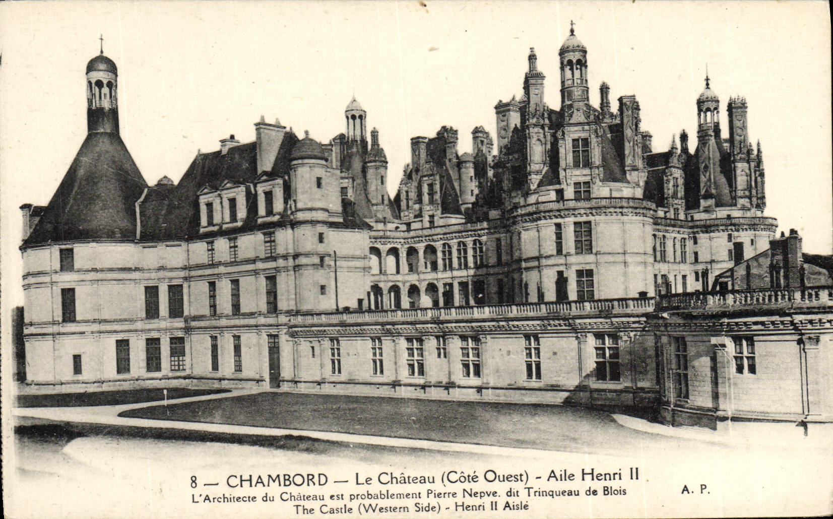 VINTAGE POSTCARD Castle Chambord Wing Henri II