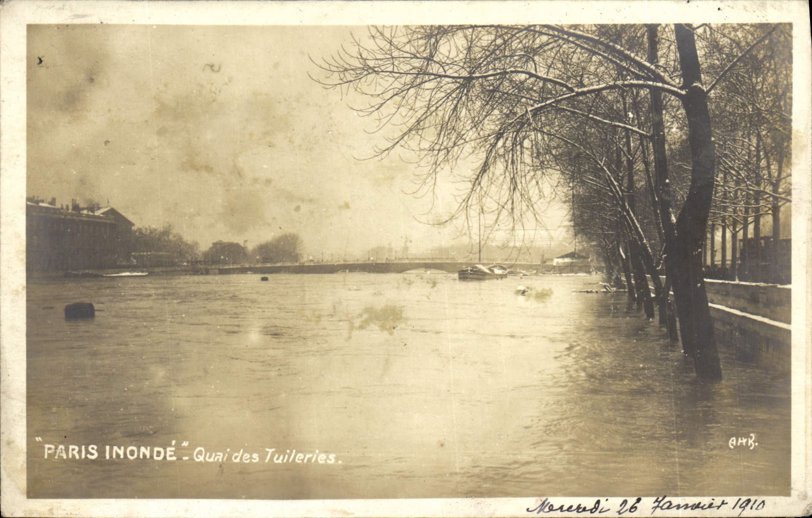 CPA Paris Inonde Quai des Tuileries Inondations