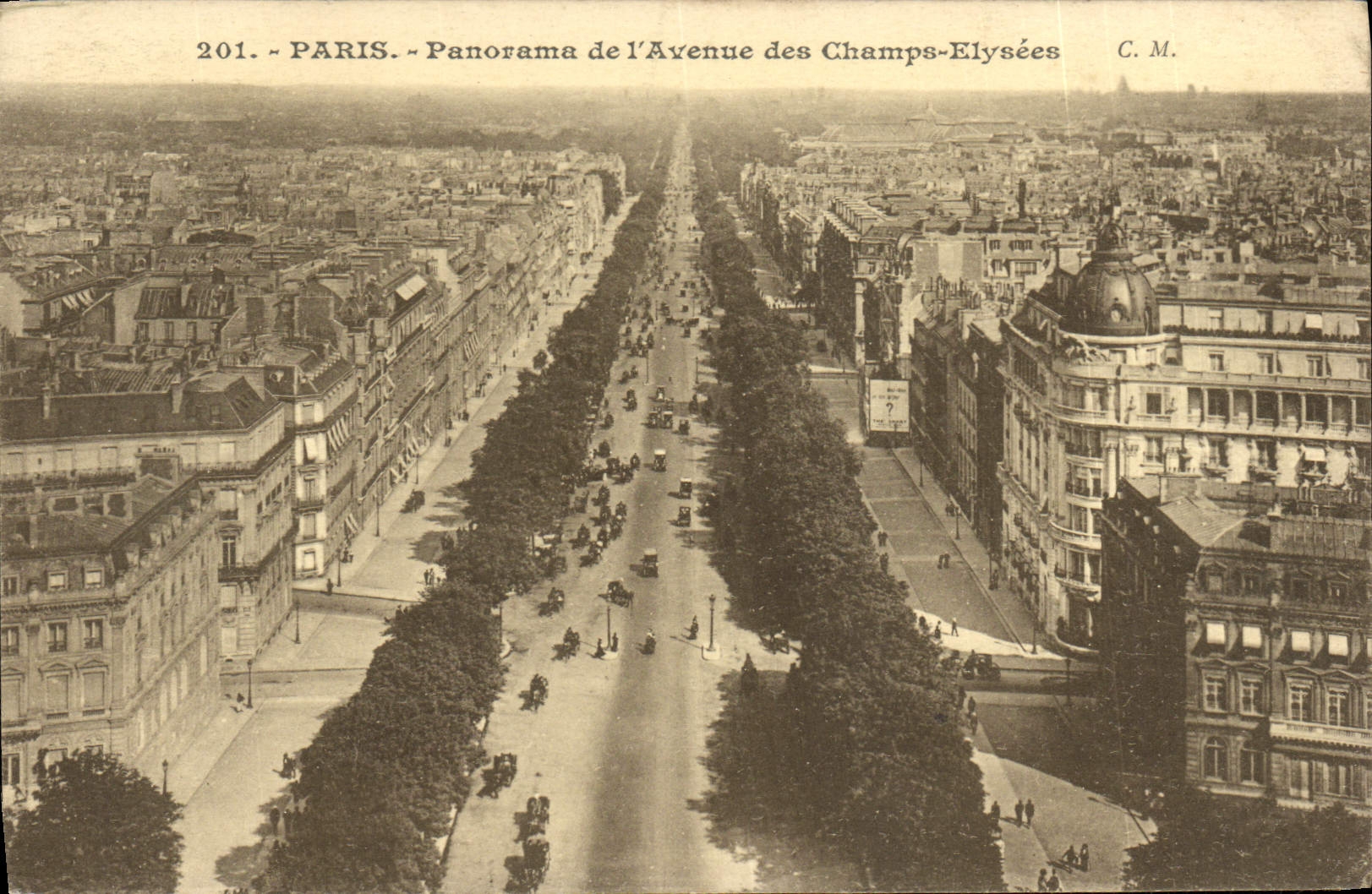 CPA Paris Panorama de l'Avenue des Champs Elysees