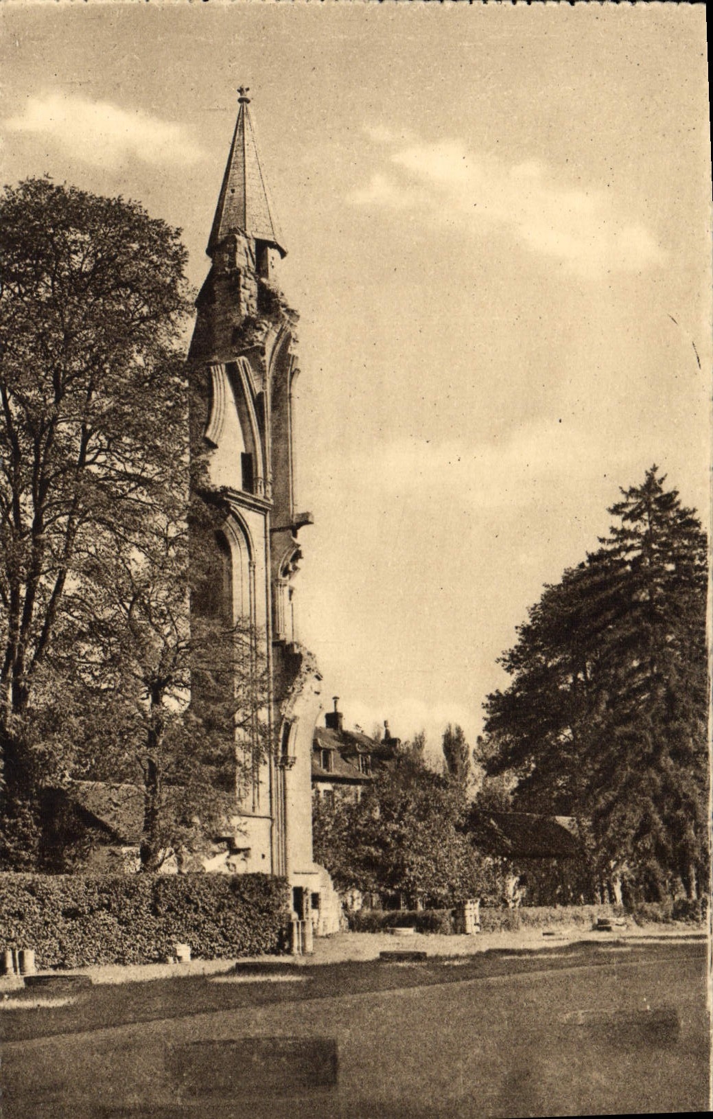 VINTAGE POSTCARD Abbey of Royaumont Asnieres on Oise Ruins of the Turret abbey of Northern staircase Brace