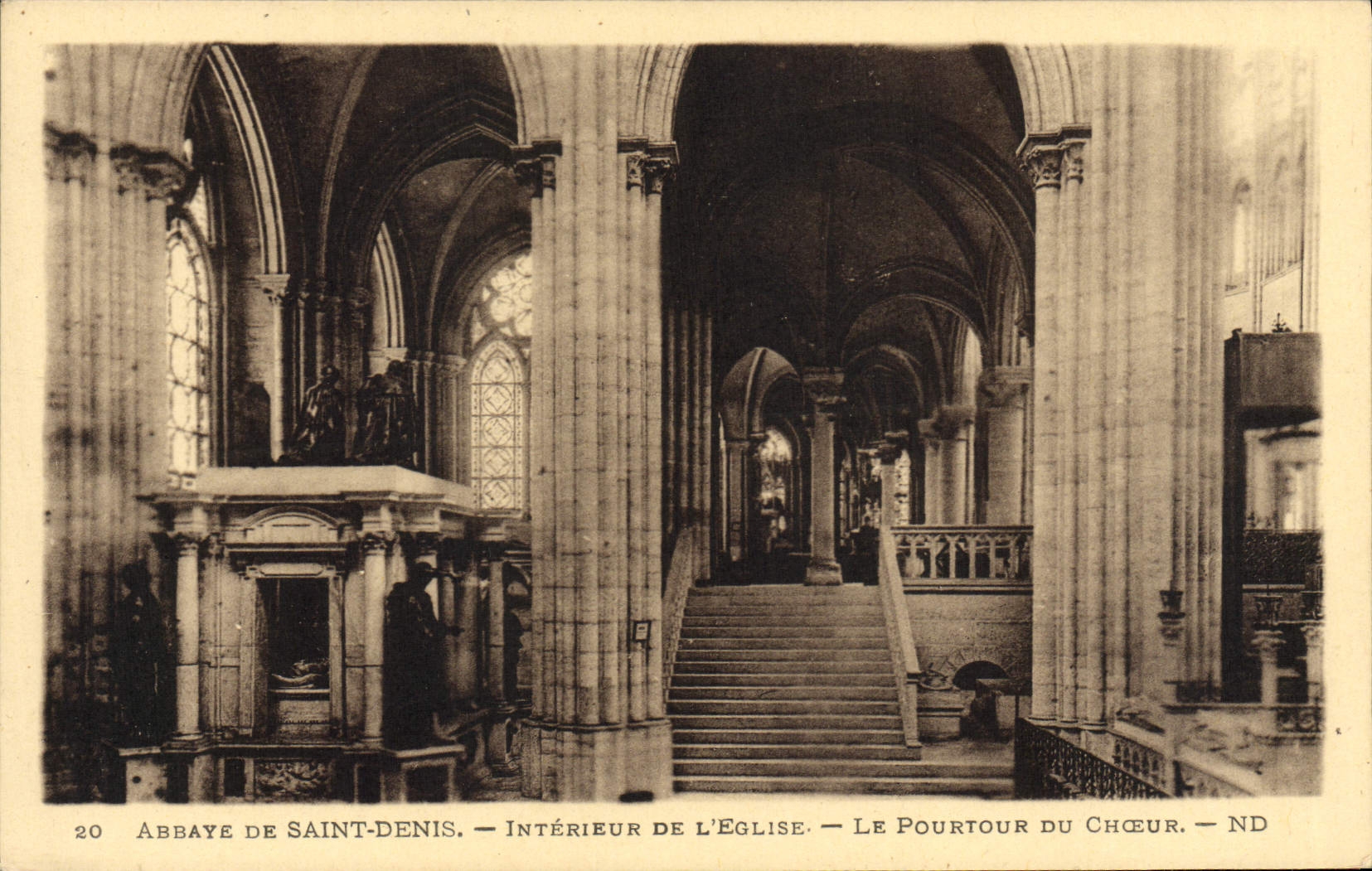 Abadía de la POSTAL de la VENDIMIA de Denis interior Saint de la circunferencia de la iglesia del estribillo