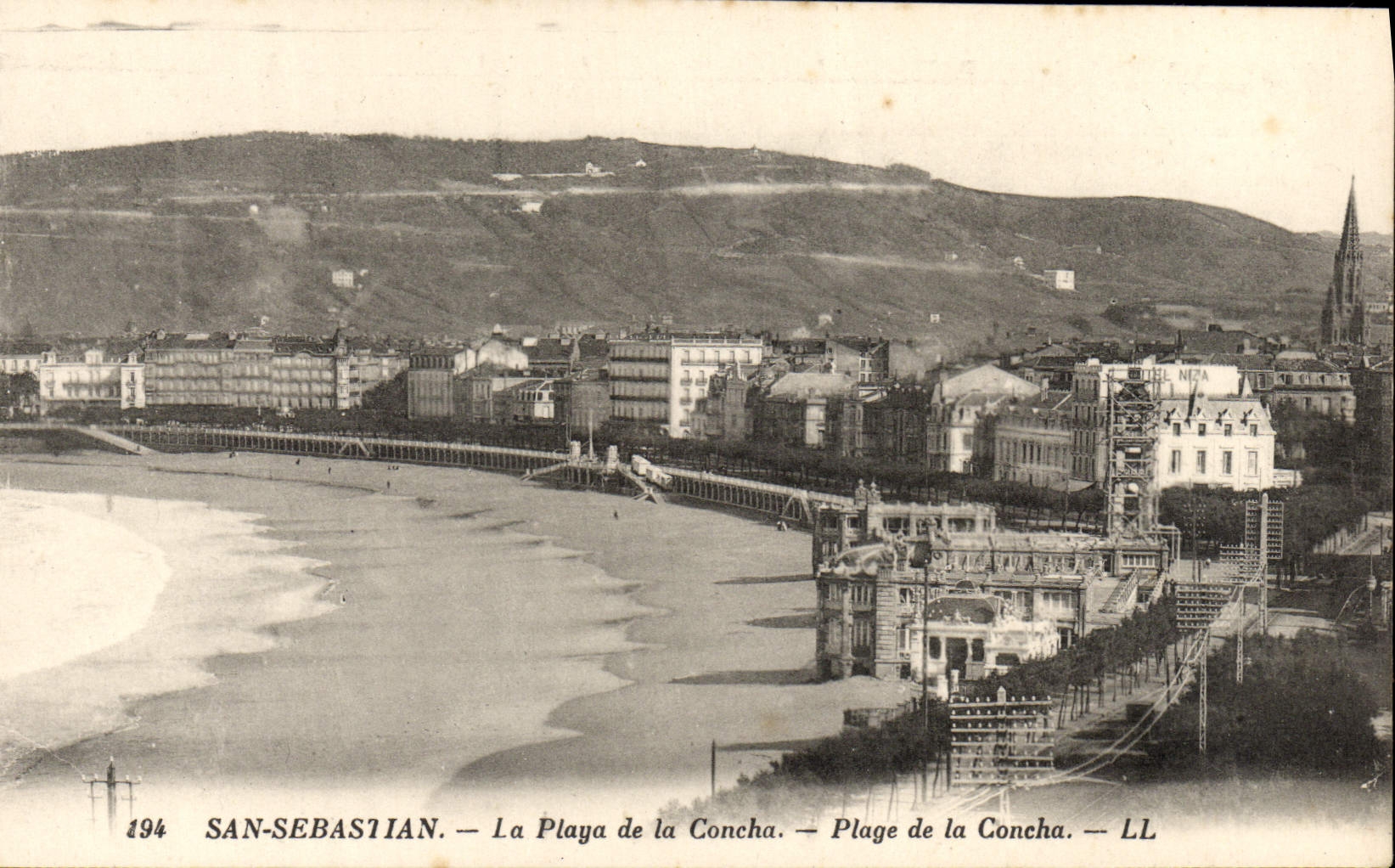 VINTAGE POSTCARD San Sebastian Playa of Concha
