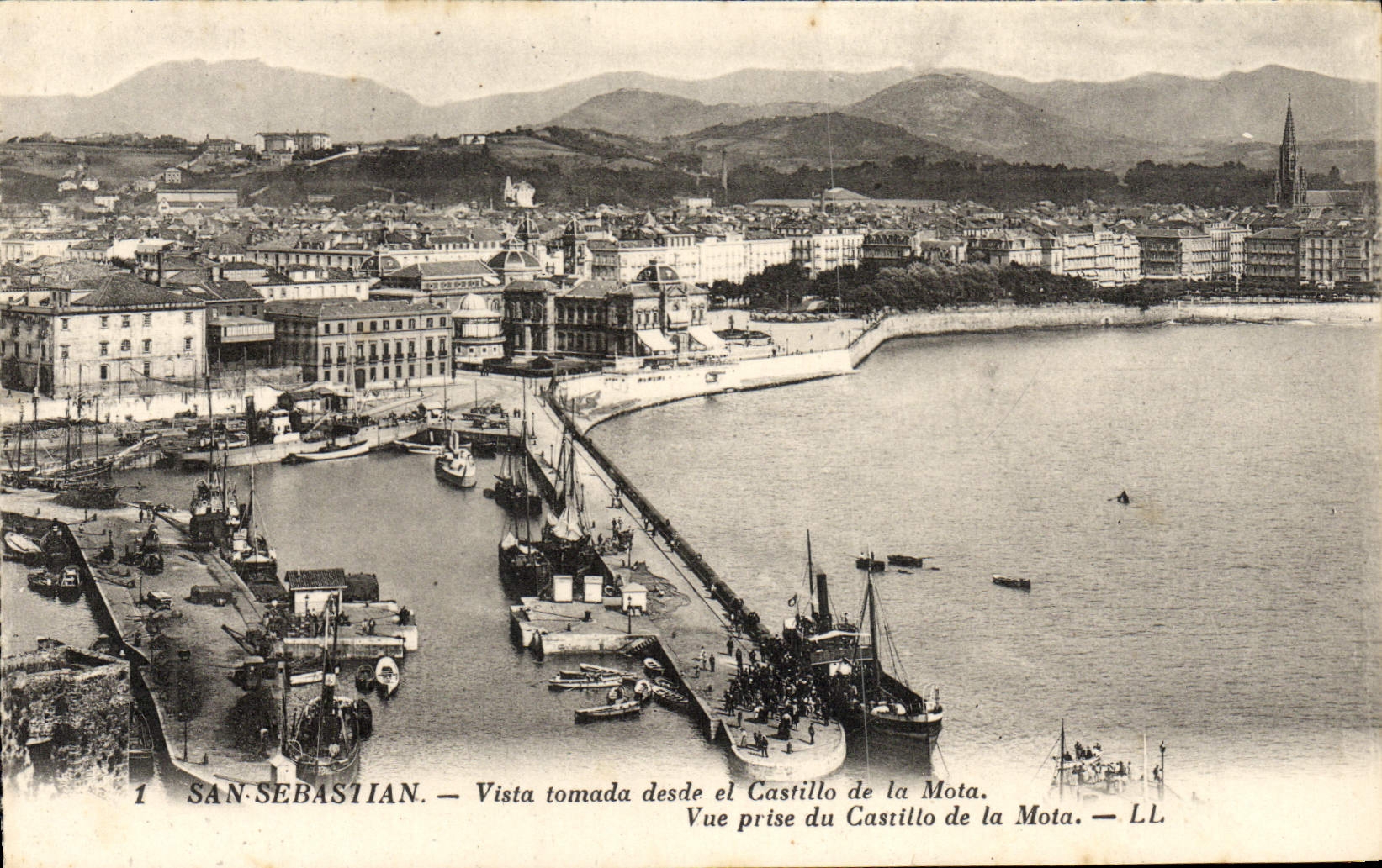 VINTAGE POSTCARD San Sebastian Vista tomada desde and Castillo of Mota Boats