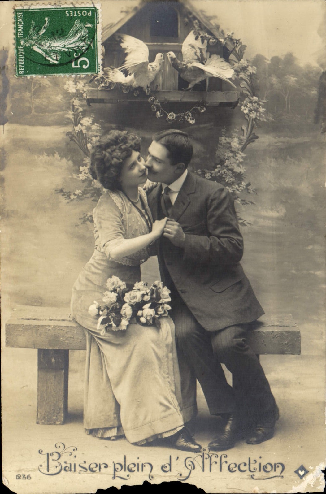 VINTAGE POSTCARD To kiss full with Affection Woman