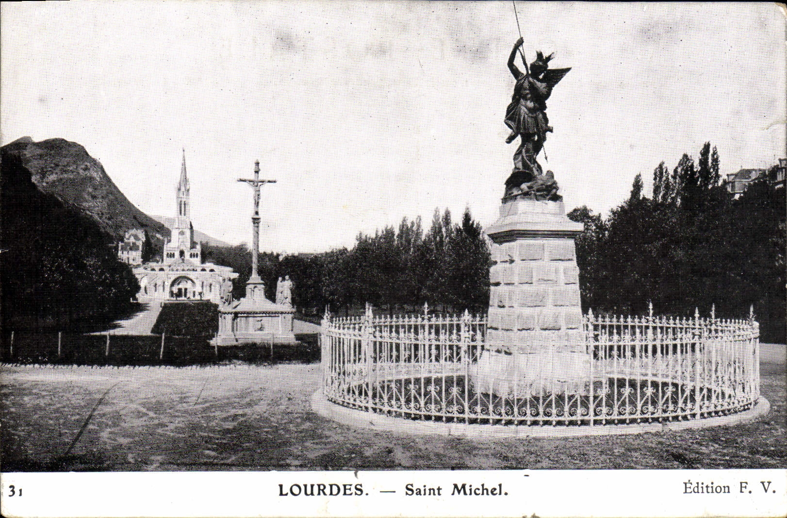 VINTAGE POSTCARD Heavy Saint Michel