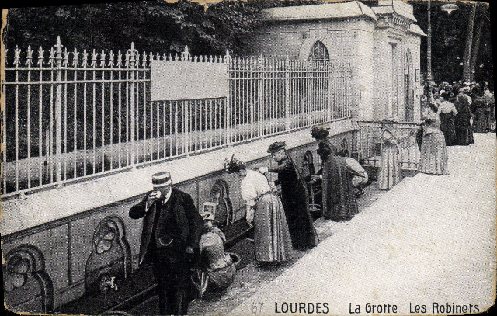 VINTAGE POSTCARD Heavy the Cave Taps