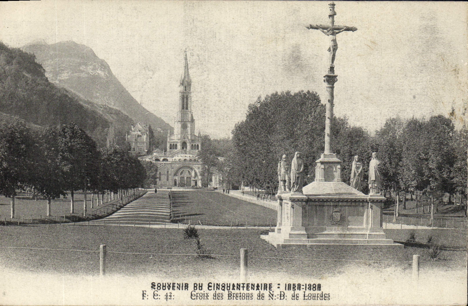 VINTAGE POSTCARD Heavy Crosses of Breton of ND of Doors