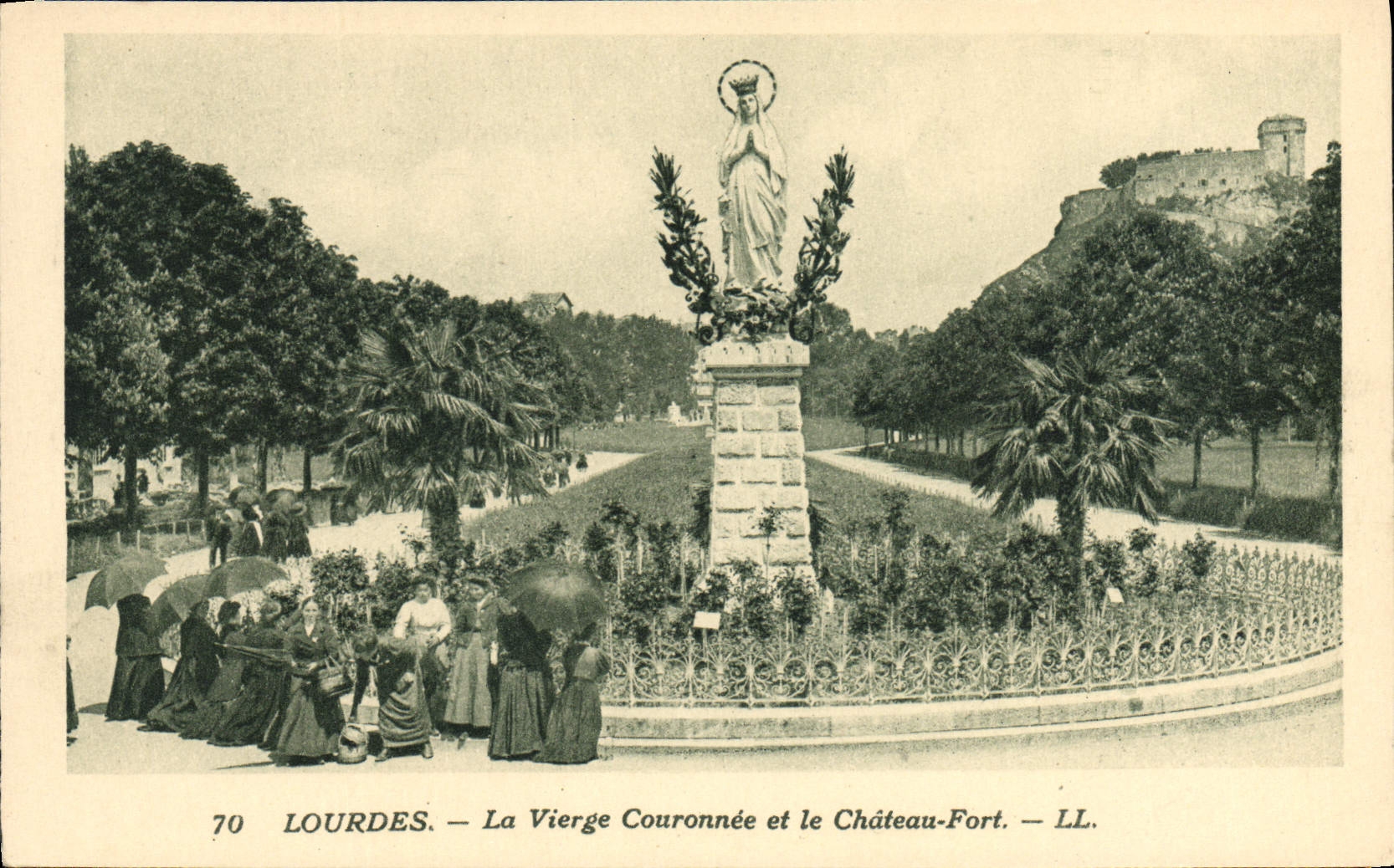 VINTAGE POSTCARD Heavy the Couronnee Virgin and the Castle