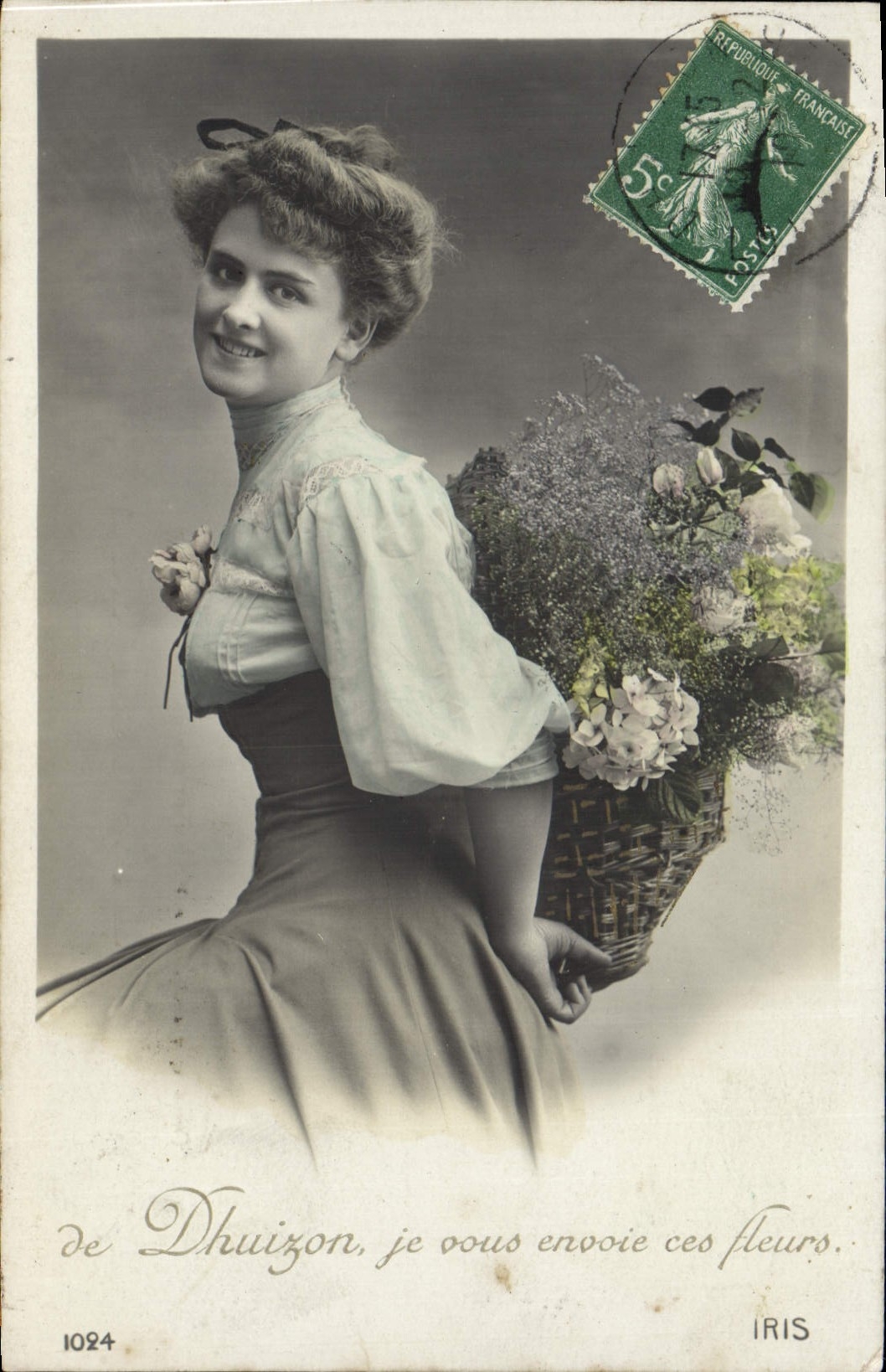 VINTAGE POSTCARD Fantasy Woman De Dhuizon I you enfoie these flowers