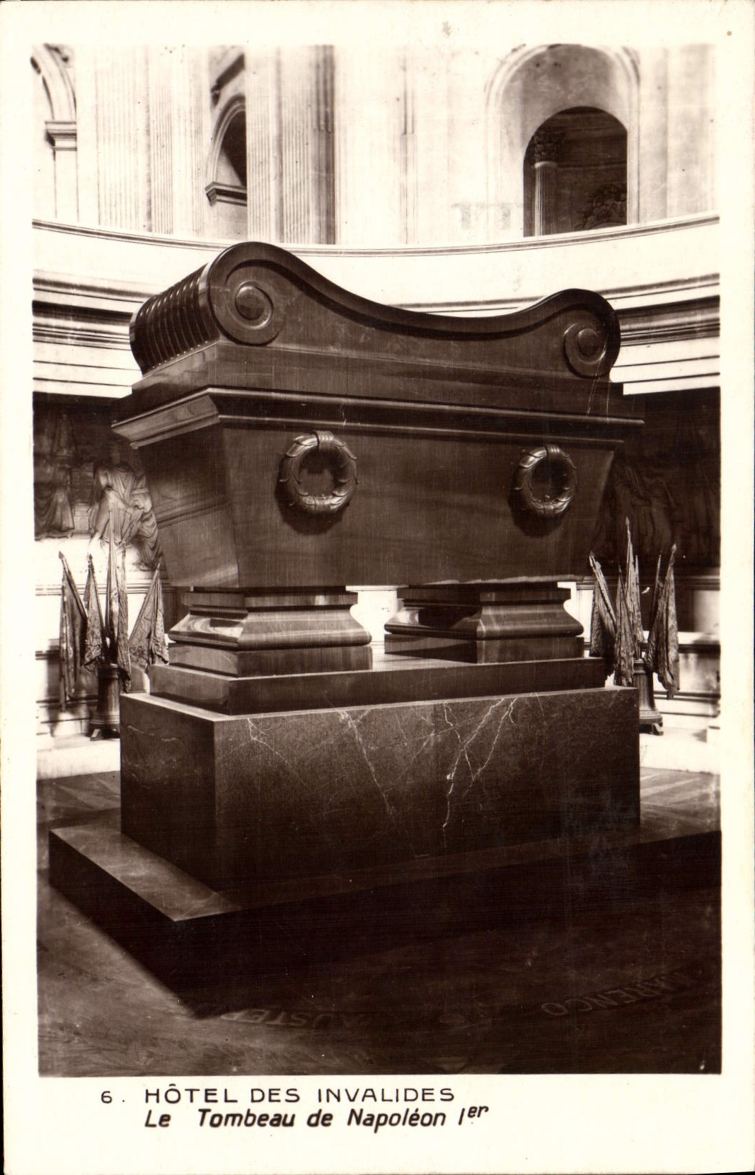 CPA Hotel Des Invalides Le Tombeau de Napoleon 1er Paris